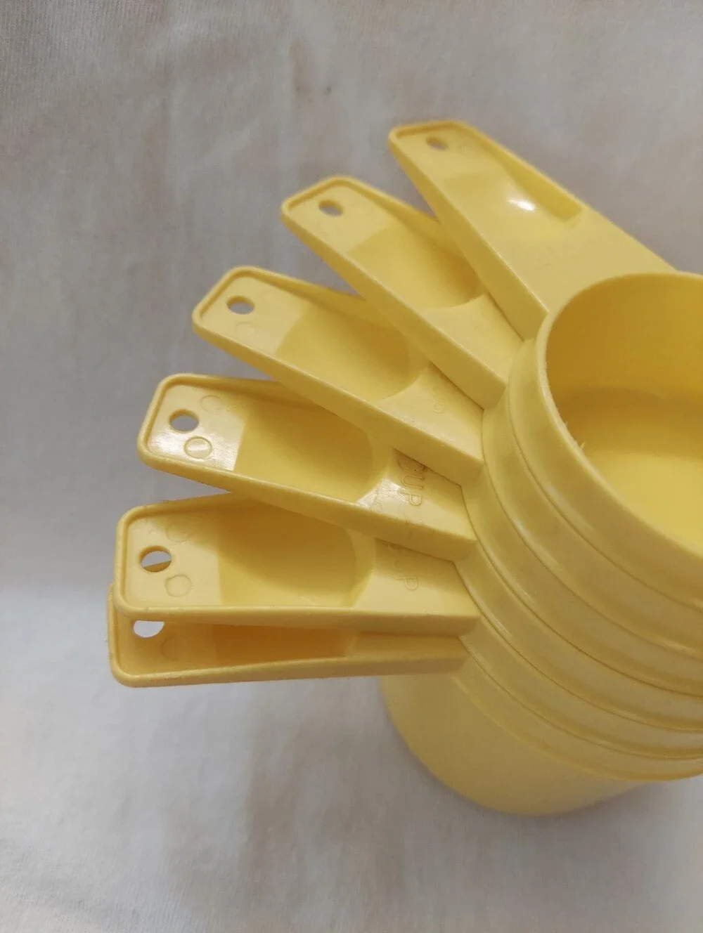Tupperware Yellow Measuring Cups, Set of 5, Vintage